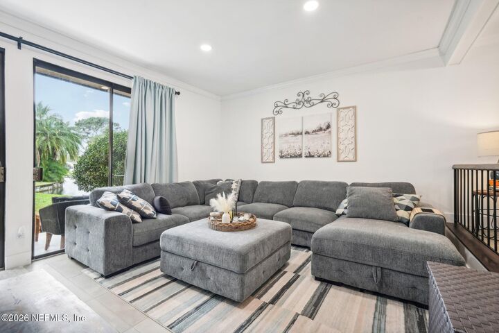 Property Photo: 7754 Las Palmas Way 135 FL 32256
