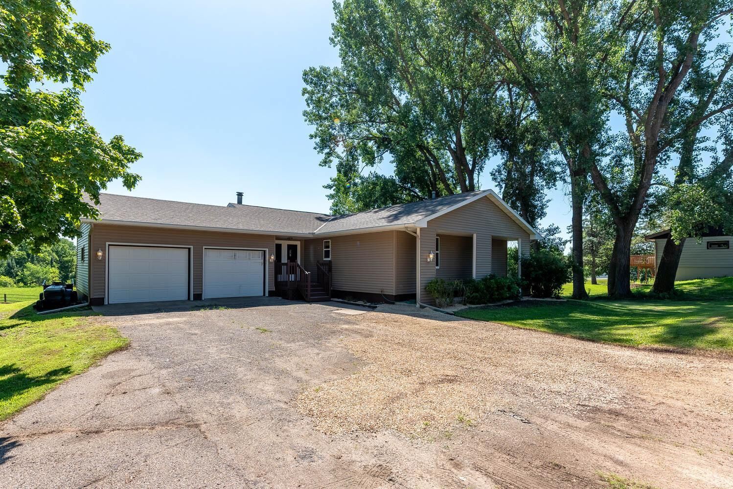 Property Photo: 33385 Sibley Heights Lane MN 56058