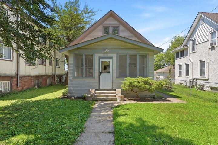 Property Photo: 3944 Oakland Avenue MN 55407