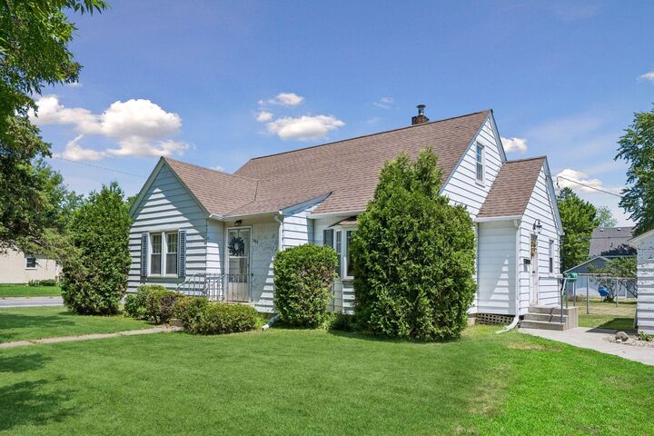 Property Photo: 405 4th Avenue SE MN 56353
