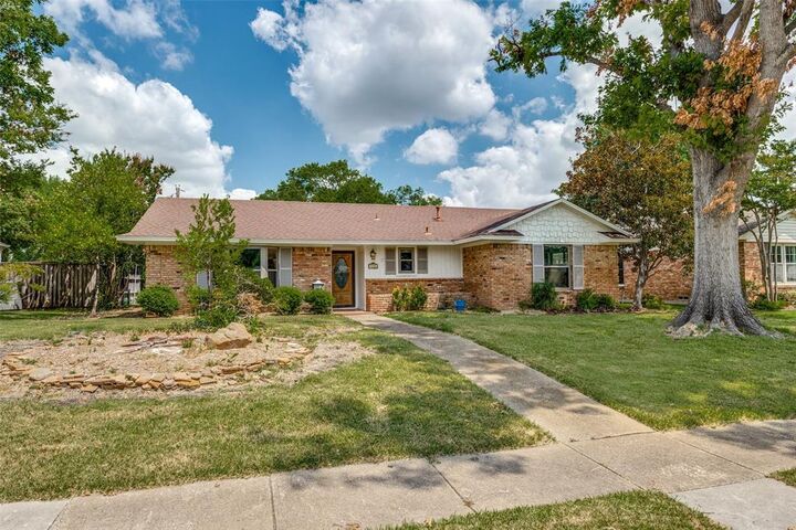 Property Photo:  530 Parkview Lane  TX 75080 