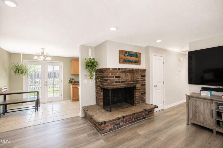 Property Photo:  45 Ashley Place  OR 97502 