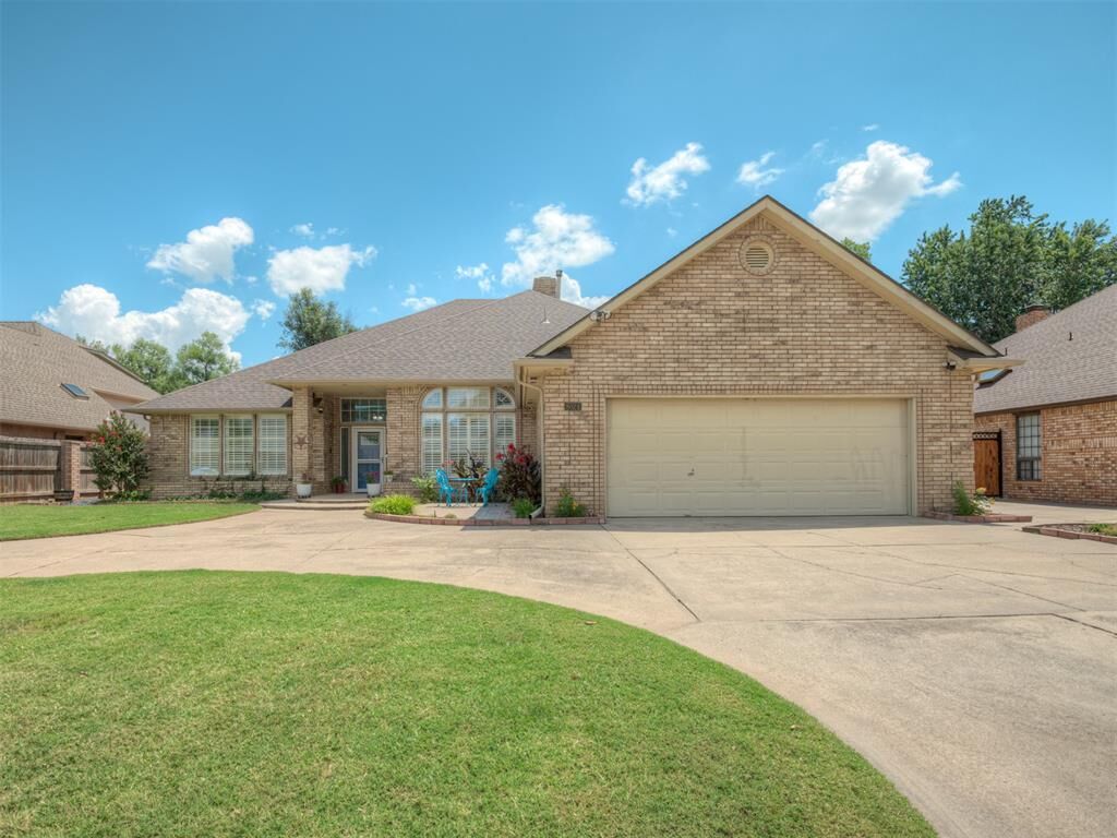 Property Photo: 8024 NW 100th Street OK 73162