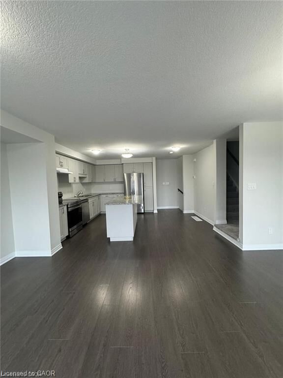 Property Photo:  35 Valencia Avenue  ON N2R 0R7 