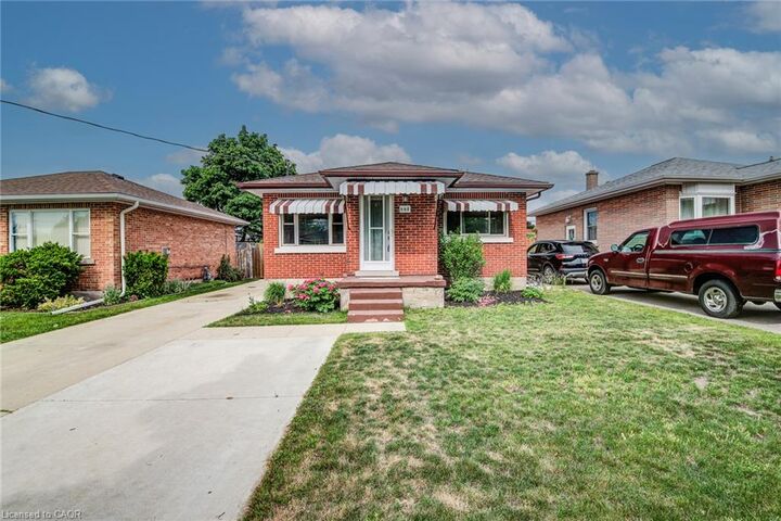Property Photo: 468 Highland Road E ON N2M 3W7