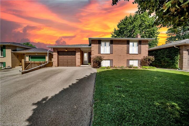Property Photo:  43 Hobart Crescent  ON N3P 1V5 