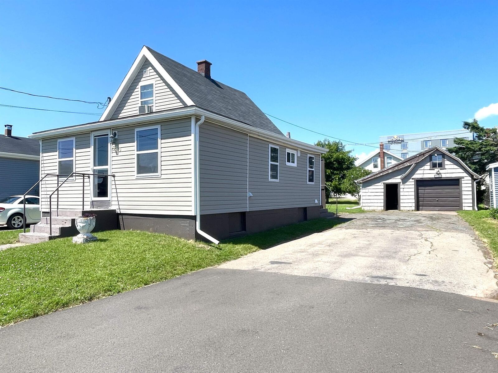 Property Photo:  533 Sheen Street  PE C1N 1T0 