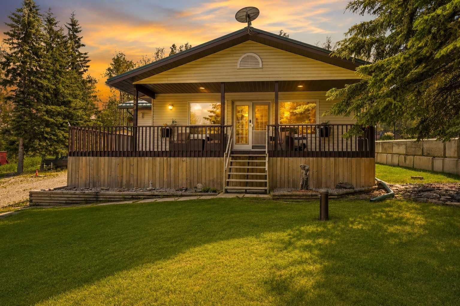 Property Photo:  403 Sunnyside 400 Place  AB T0C 2J0 