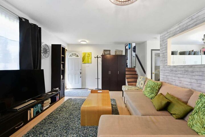 Property Photo:  4420 3 Street NE  AB T2E 3L6 