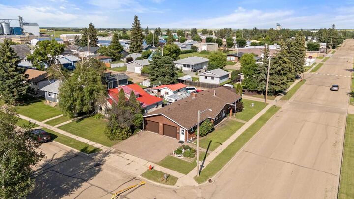Property Photo: 4901 52 Street AB T0B 2L0