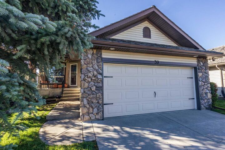 Property Photo:  39 Glenvista Place  AB T4C 2K2 