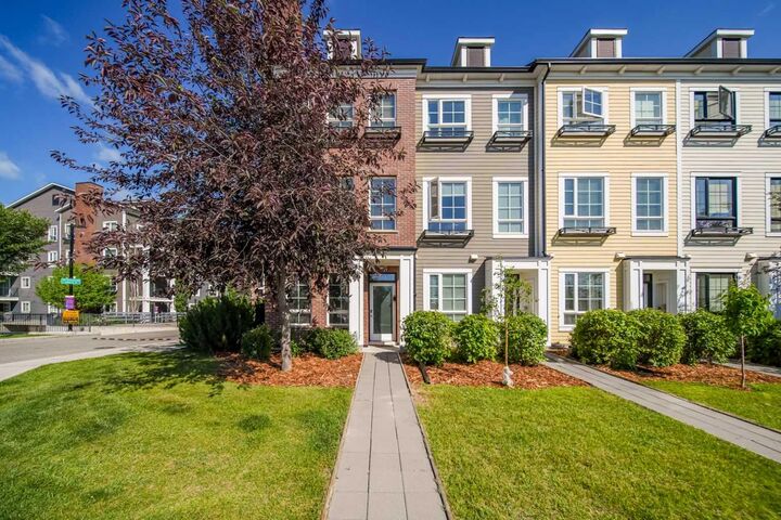 Property Photo: 211 Copperpond Common SE AB T2Z 1G5