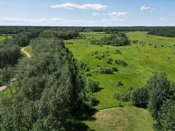 Property Photo:  204001 Township Road 695.1  AB T9S 2A5 