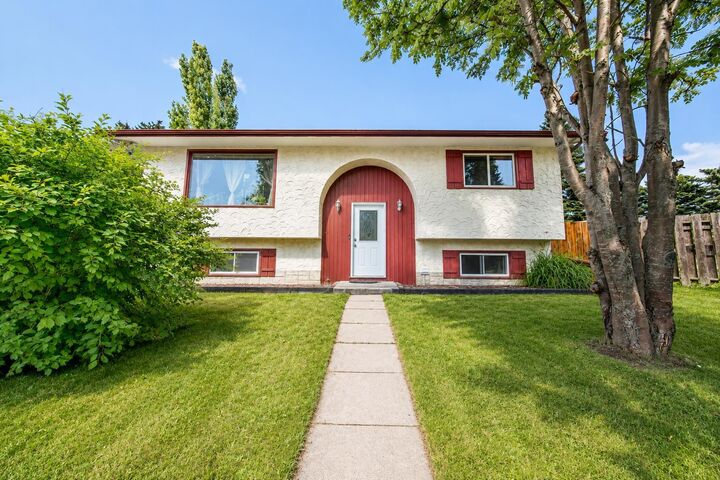 5035 58 Street Close — photo 1