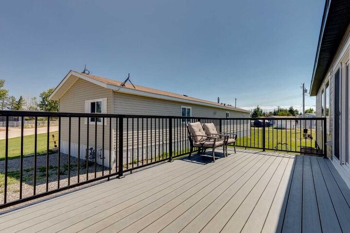 Property Photo: 7 Trochu Avenue AB T0M 2C0