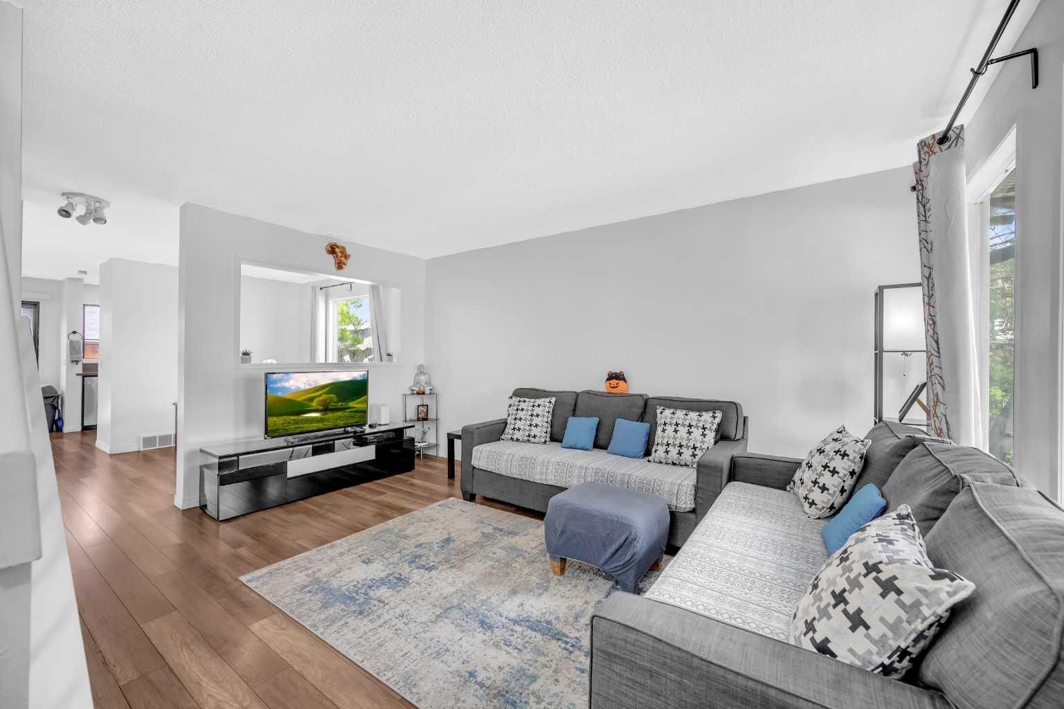 Property Photo:  54 Templegreen Road NE  AB T1Y 4Y8 