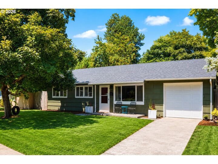 Property Photo: 11555 SW 11th St OR 97005