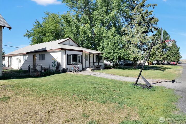 Property Photo:  222  Main Street  WA 98860 