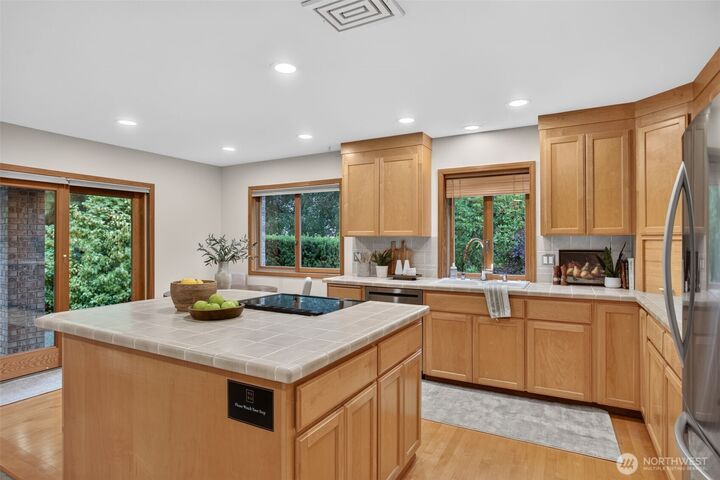 Property Photo:  7810  175th Street SW  WA 98026 