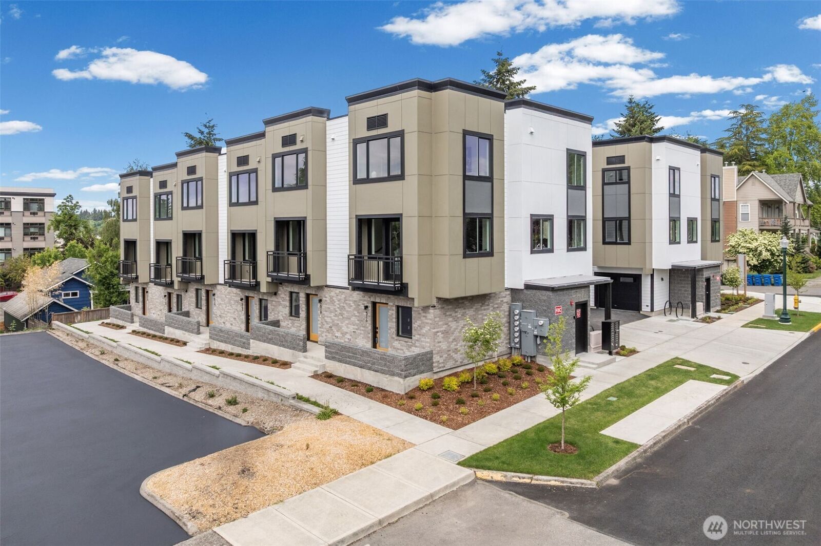 Property Photo: 524 13th Avenue SE 104 WA 98501