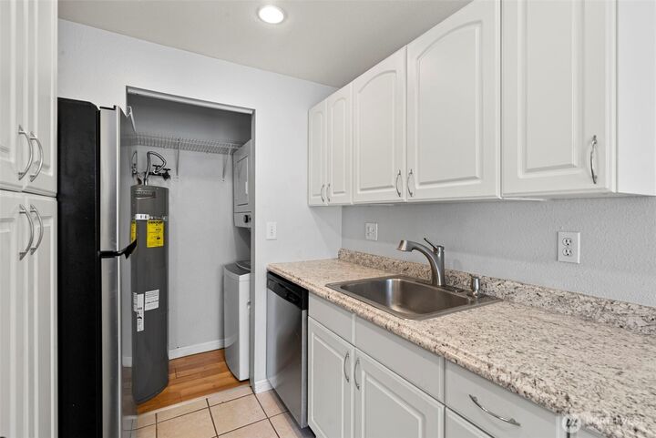 Property Photo: 2020 Grant Avenue S C103 WA 98055