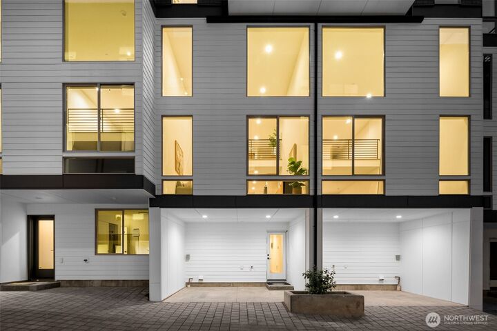 Property Photo: 4420 Midvale Avenue N WA 98103