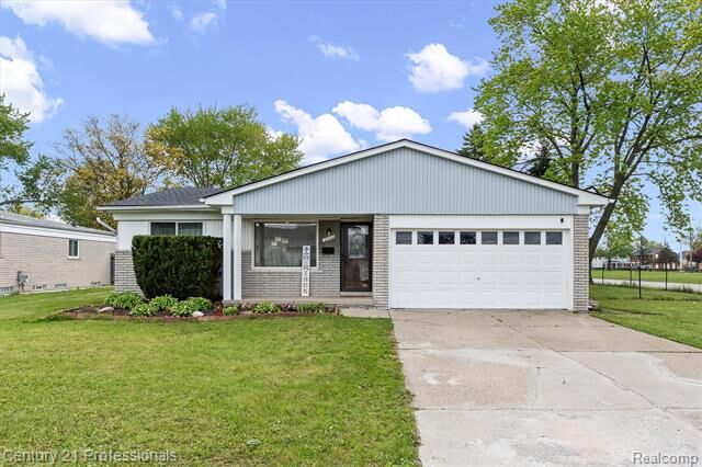 Property Photo:  37010 Calka Drive  MI 48310 