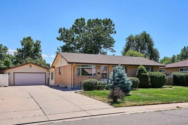 Property Photo: 2922 W Layton Avenue CO 80110