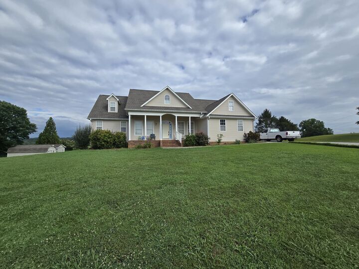 Property Photo:  125 County Road 429  TN 37329 