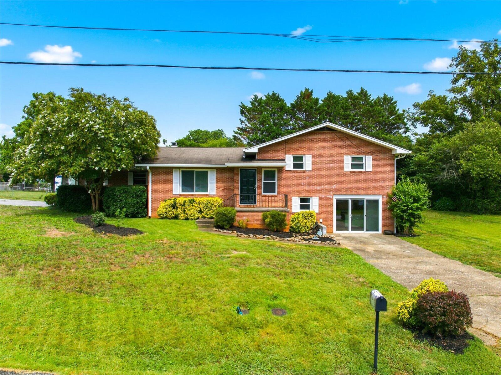Property Photo: 303 Scott Street TN 37303