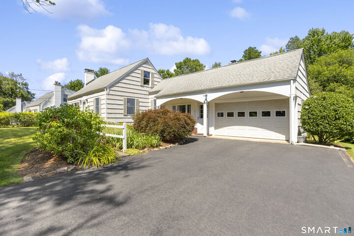 Property Photo:  460 Oak Avenue  CT 06410 