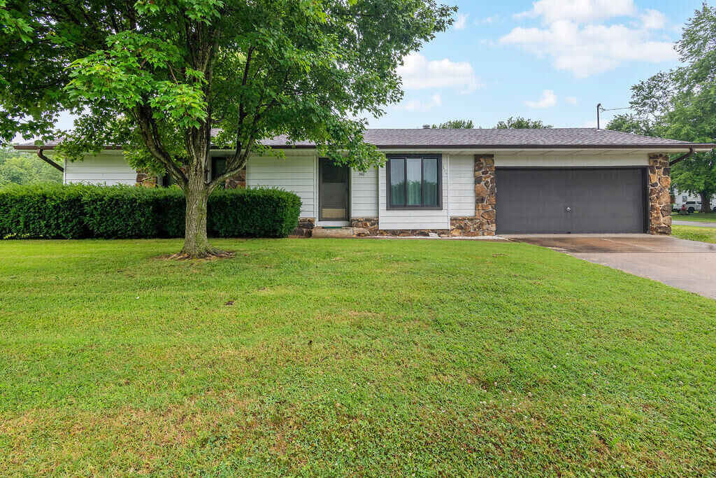 Property Photo:  260 E Miller Road  MO 65738 