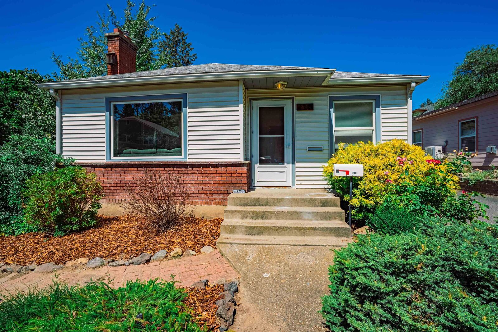Property Photo: 716 W 15th Ave WA 99203