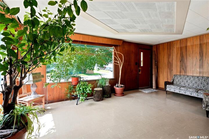 Property Photo: 1632 9th Avenue N SK S7K 3A1