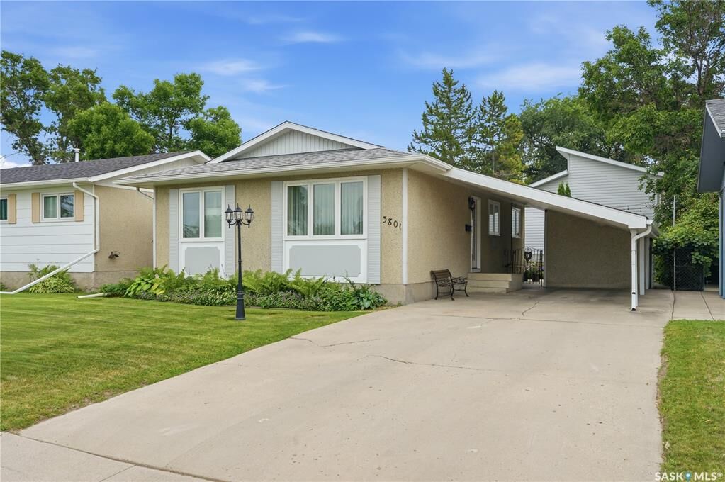 Property Photo:  3801 Diefenbaker Drive  SK S7L 5C6 