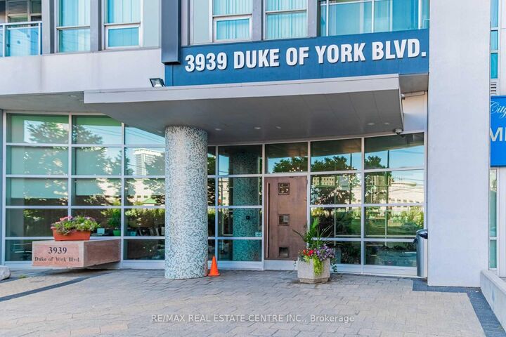 Property Photo:  3939 Duke Of York Boulevard 913  ON L5B 4N2 