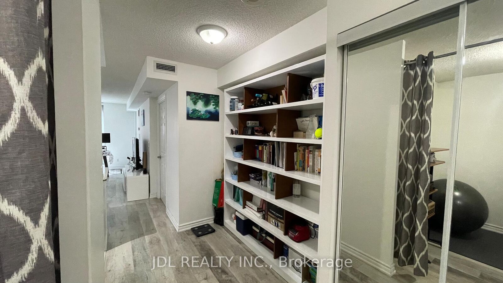 Property Photo:  761 Bay Street 310  ON M5G 2R2 