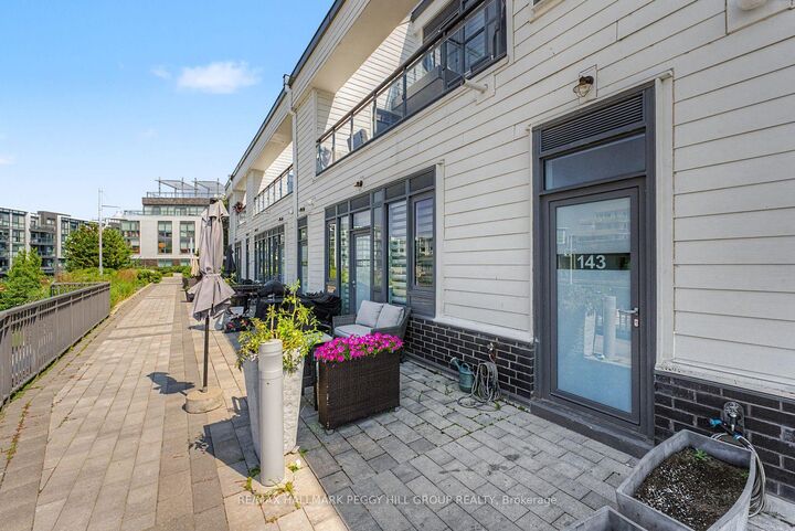 Photo de la propriété: 331 Broward Way 143 ON L9S 0M7