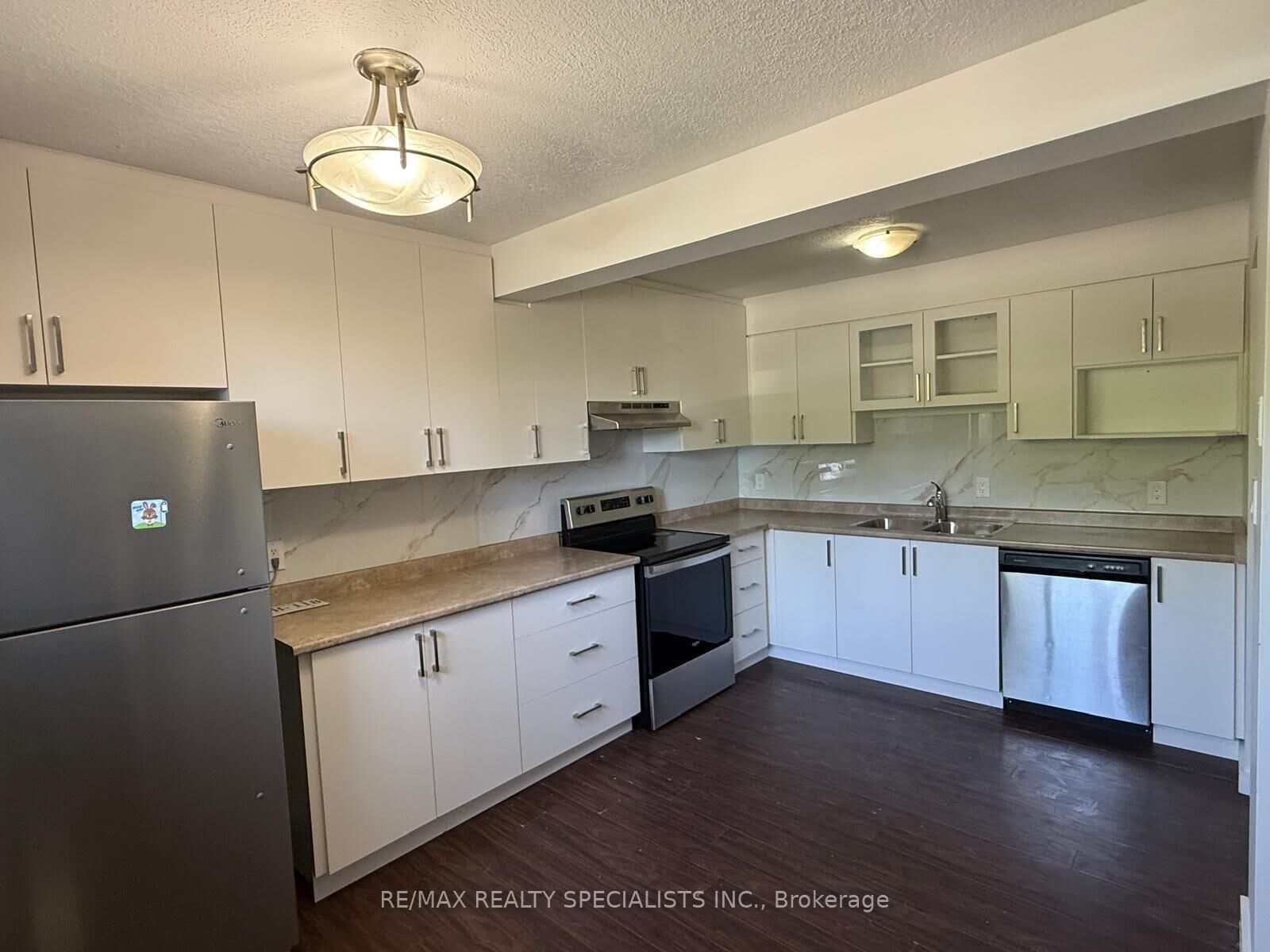 Property Photo: 15 Scenic Drive 9 ON N2A 2P5