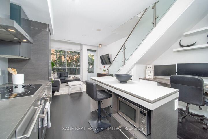 1030 King Street W 118 — photo 1