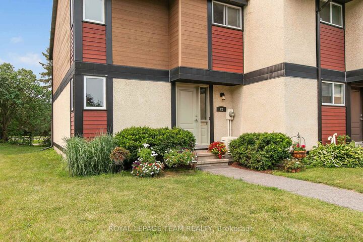 Property Photo:  82 McClintock Way 68  ON K2L 2A2 