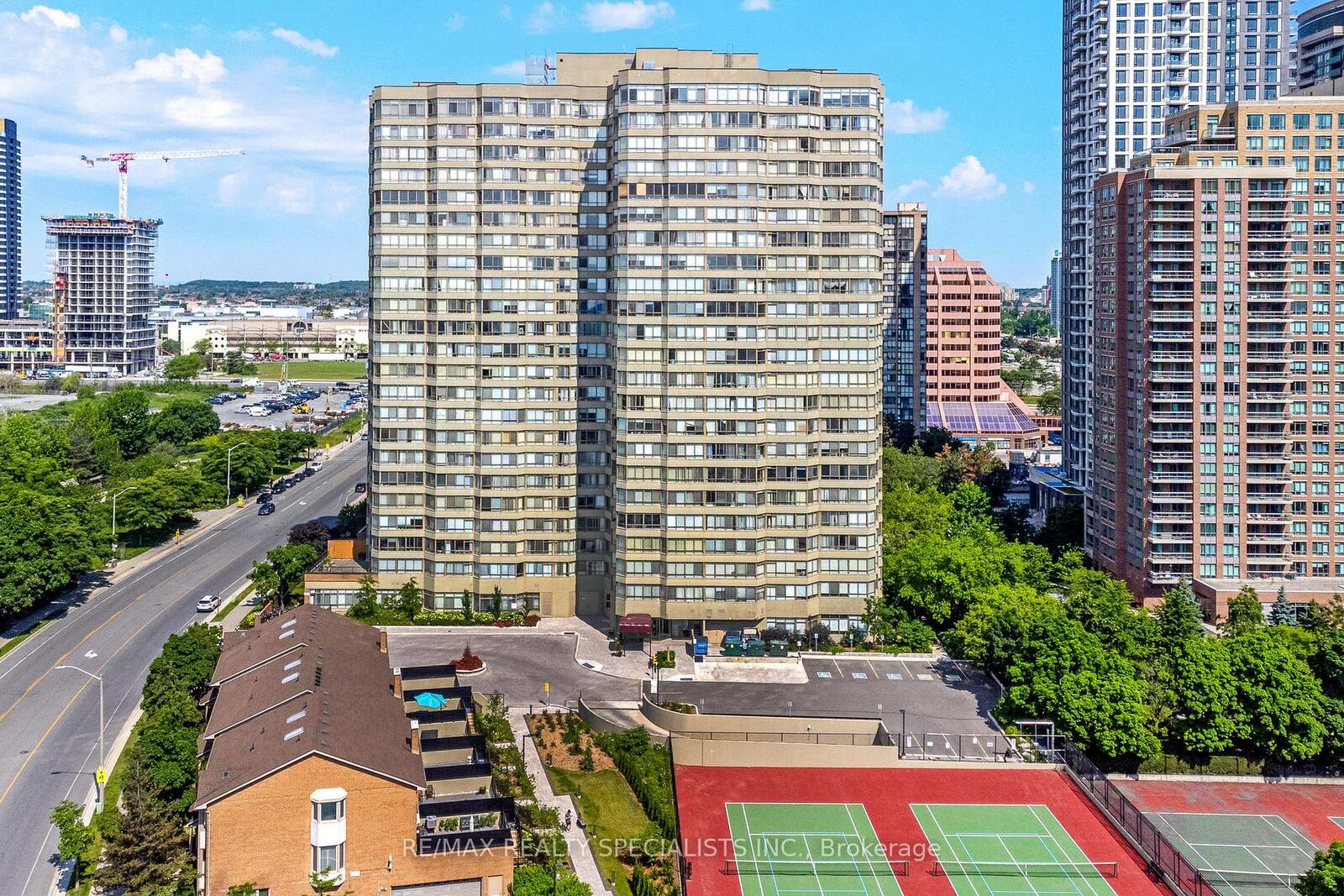 Property Photo: 3605 Kariya Drive 304A ON L5B 3J4