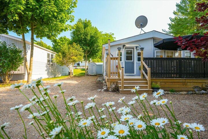 Property Photo:  8685 Rock Glen Road 405  ON N0M 1B0 