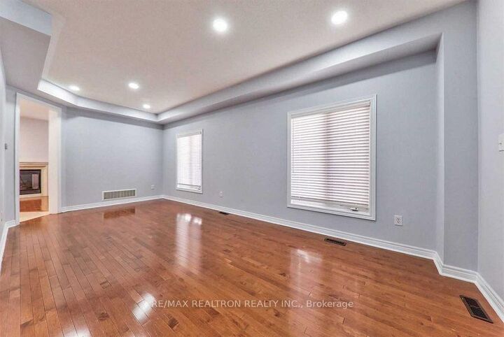 Property Photo:  46 Blue Meadow Court  ON L6B 0H9 