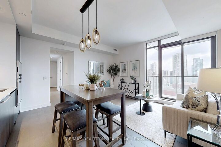 Property Photo: 81 Wellesley Street E 2001 ON M4Y 1H8