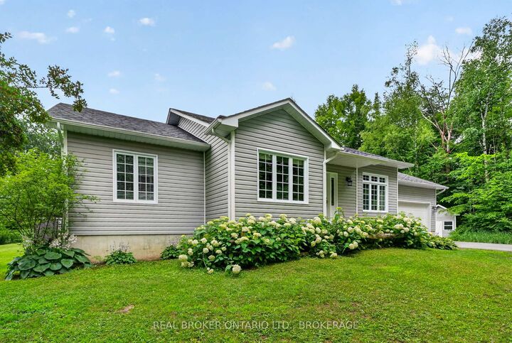 Property Photo:  18972 Kenyon Conc Rd 3 Road  ON K0C 1B0 