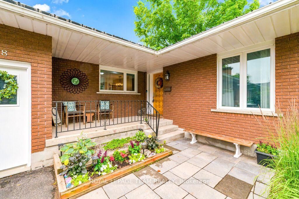 Property Photo: 438 Raglan Street N ON K7V 1P5