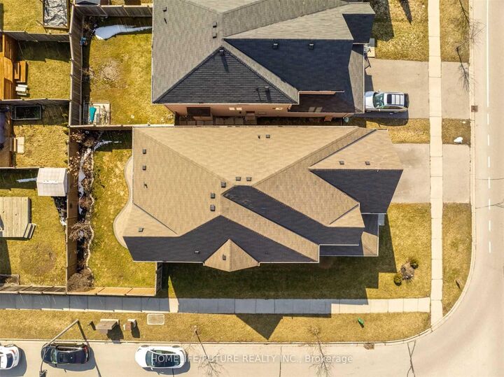 Property Photo:  1381 Clearbrook Drive  ON L1K 0G8 