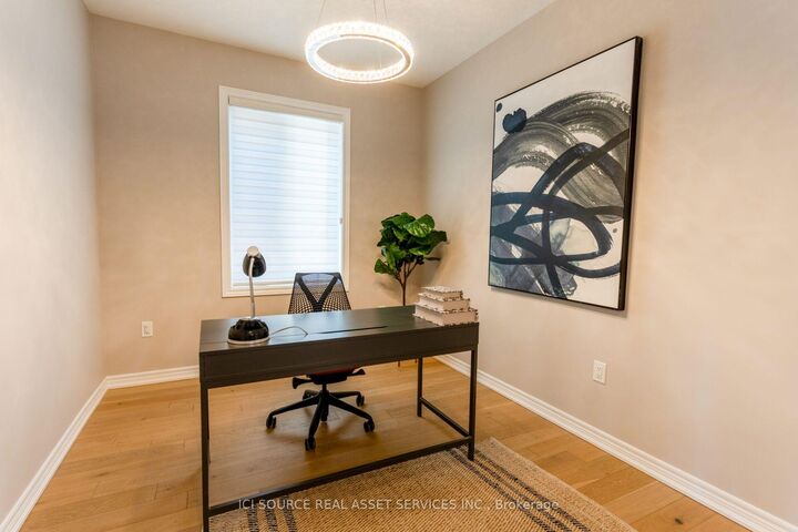 Property Photo:  648 Lemay Grove  ON K9K 0G9 