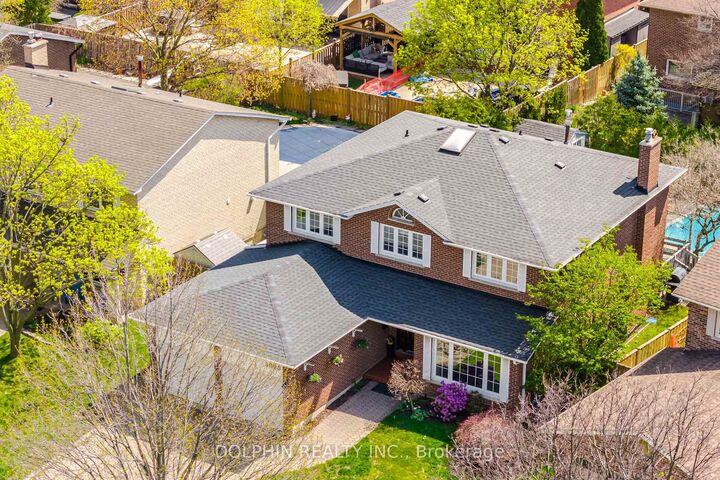 Property Photo: 1090 Vanier Drive ON L5H 3X1